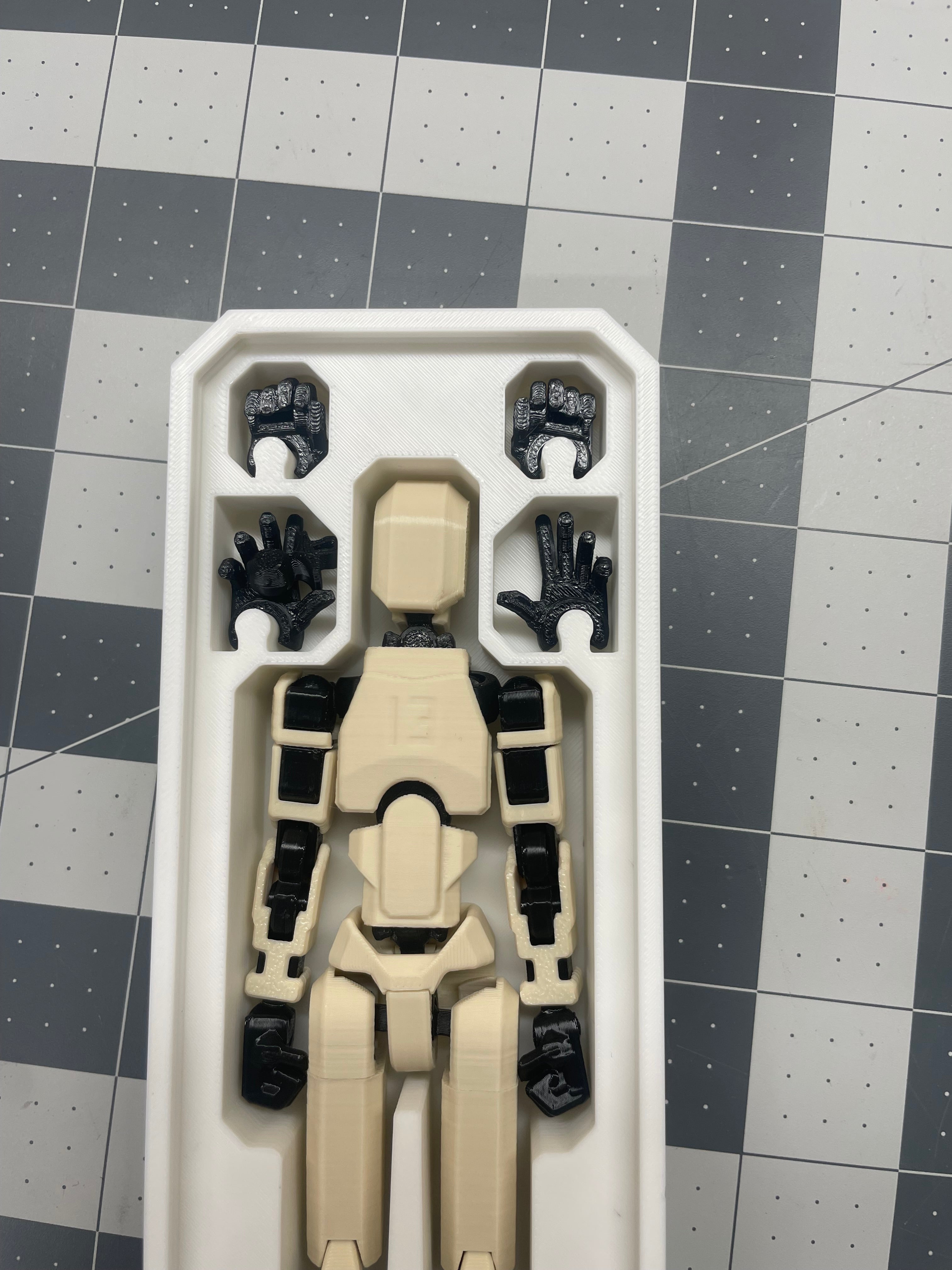 Dummy 13 case, With Dummy 13 %125 scale